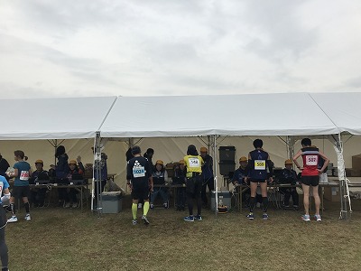 東京トライアルハーフマラソン2017ゴール後記録証発行所
