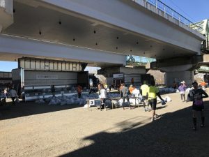 第19回ハイテクハーフマラソンゴール後荷物置き場