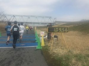 第4回かつしかふれあいRUNフェスタ2018、ハーフマラソンレース１５キロ地点