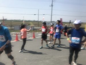 陸王杯第34回行田市鉄剣マラソン・ハーフマラソンゴール増田明美さん