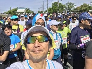 第35回陸王杯行田市鉄剣マラソンハーフのスタート自撮り